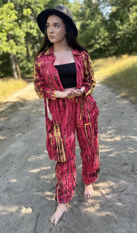 Sunrise Bliss — komplet koszula i spodnie tie‑dye w odcieniach wschodu słońca