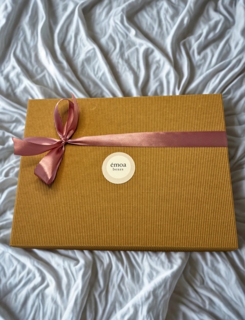 Szlafrok émoa zapakowany w pudełko prezentowe