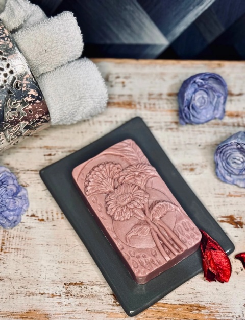 Ręcznie robione mydło w kształcie gerberów